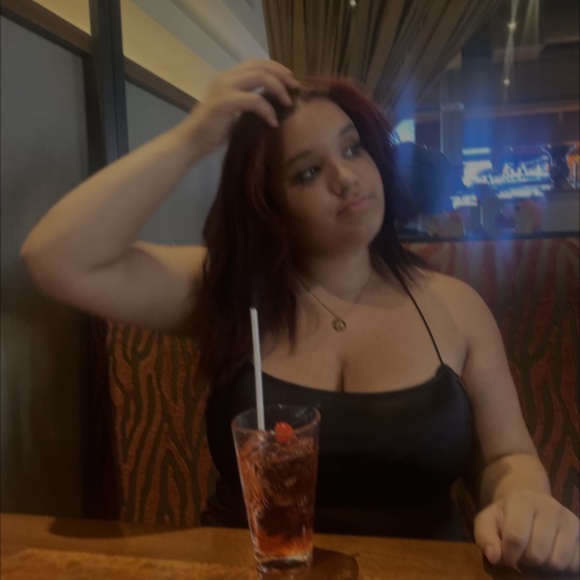 Meet your Posher, Jordyn - Picture 1 of 1